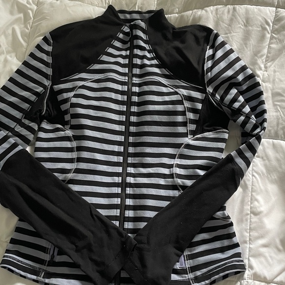 Striped Black and Gray Women's Jacket Lululemon - Picture 2 of 4